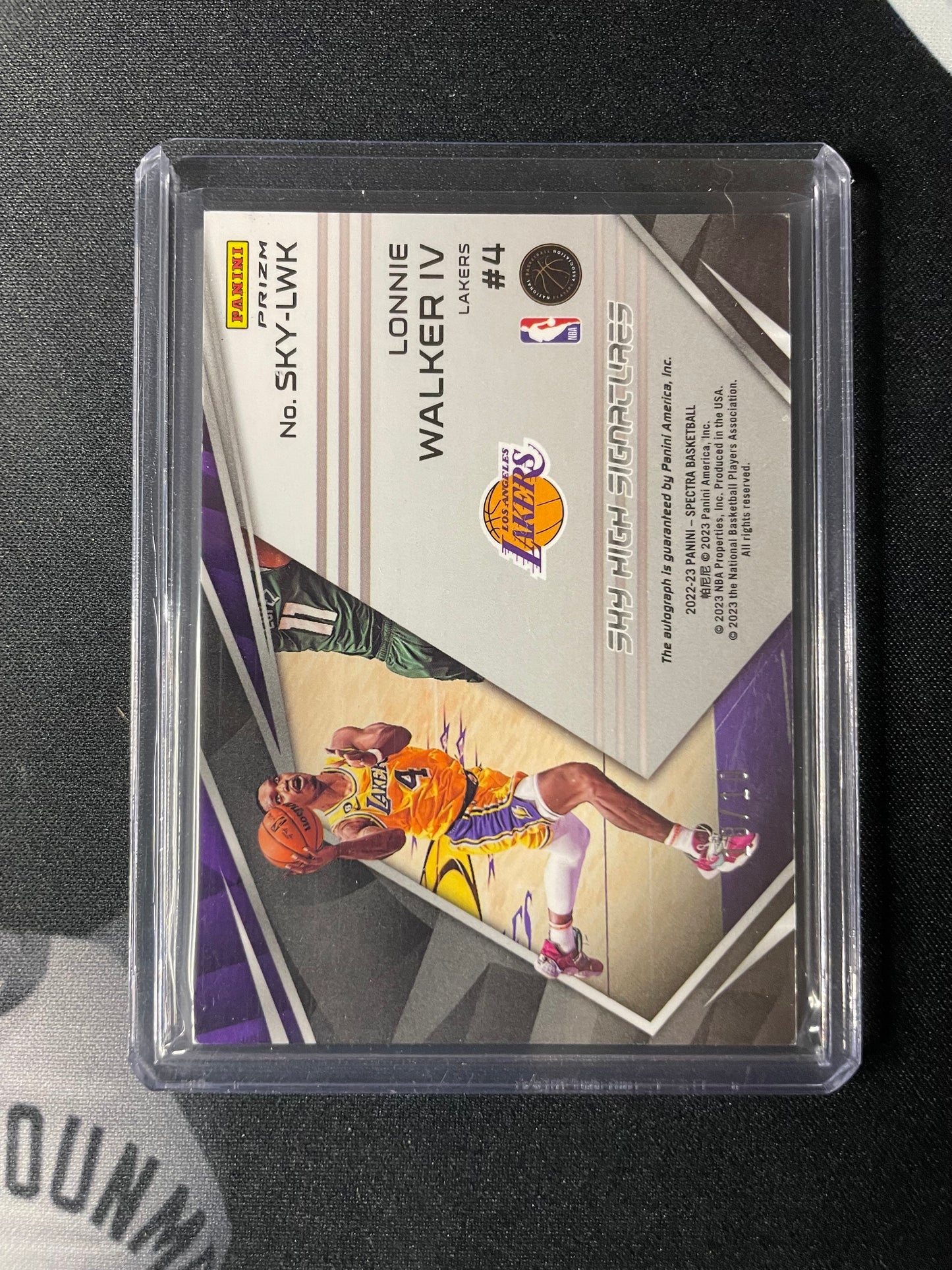 2022/23 Panini Spectra #6 Lonnie Walker IV Los Angeles Lakers Sky High Signatures Gold 08/10