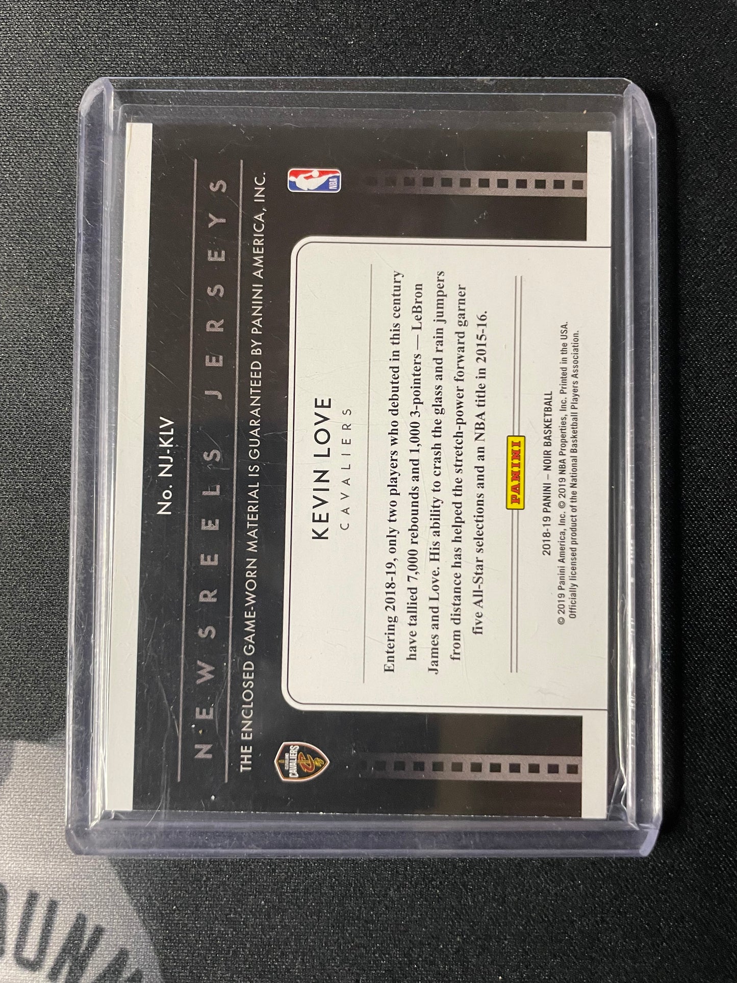 2018/19 Panini Noir #129 Kevin Love Cleveland Cavaliers News Reel Jerseys 51/85