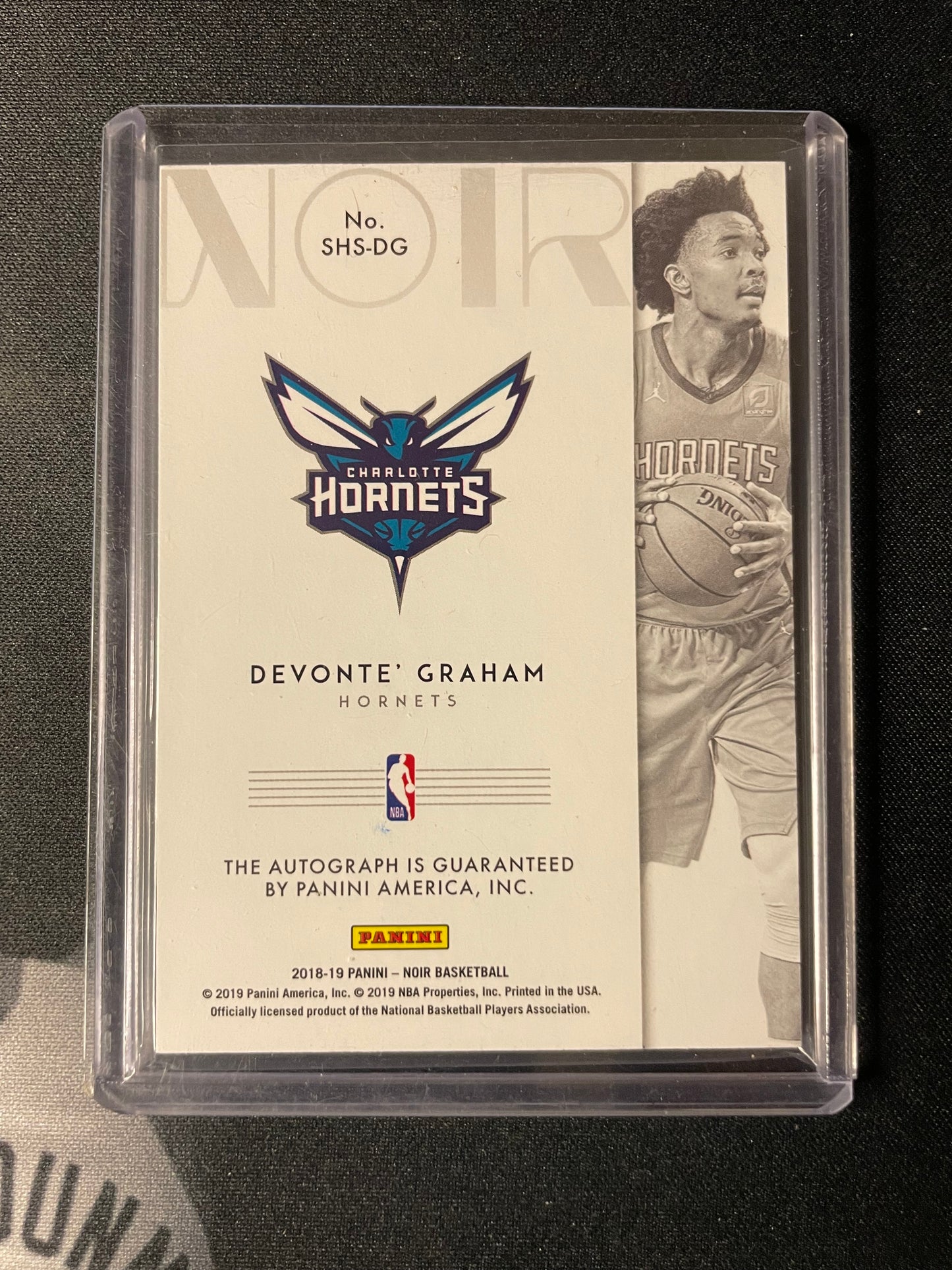 2018/19 Panini Noir #29 Devonte' Graham Charlotte Hornets 08/99