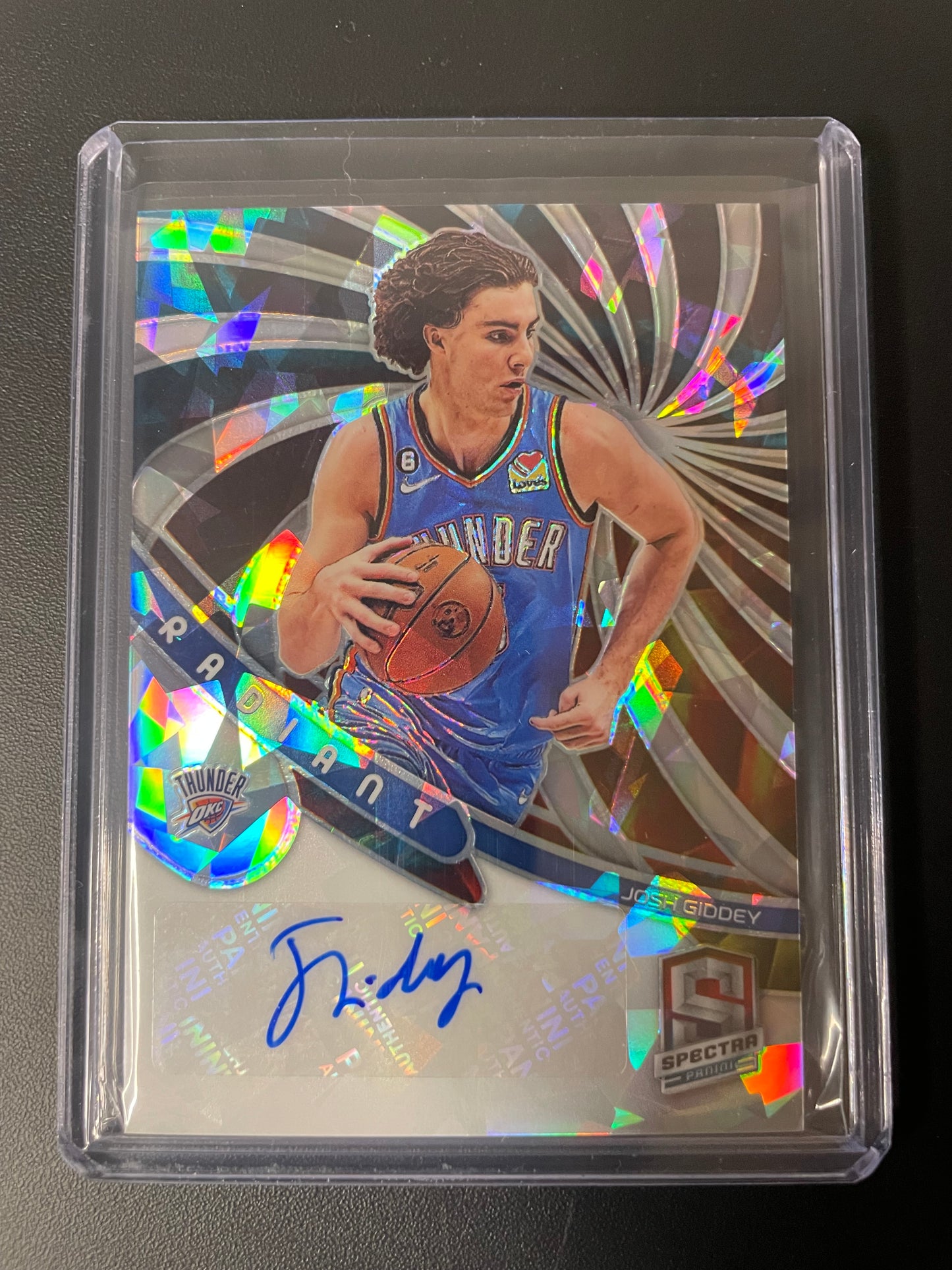 2022/23 Panini Spectra #30 Josh Giddey OKC Radiant Auto 28/49